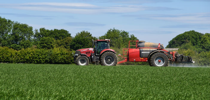 UK farmers gain cereal fungicide Univoq Sprayer in wheat