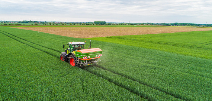 Additional revenue possible with the Amazone border spreading calculator ZA-TS4200_Claas_d0_kw_DJI_0310