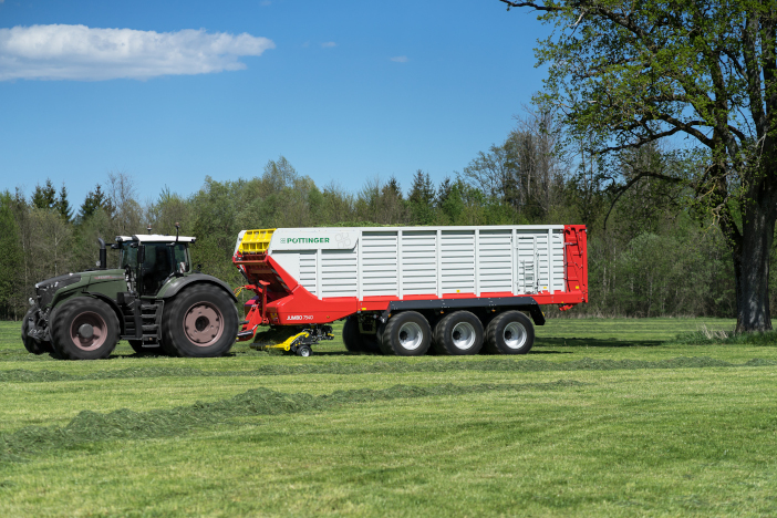 JUMBO_7540_Fendt_Grassilage_017_sat__hq