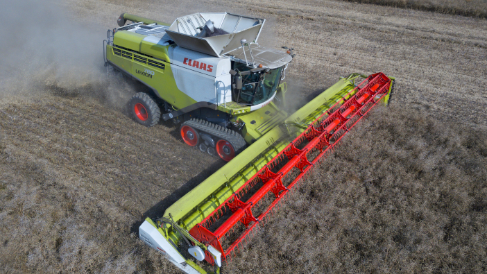 Take a reactive approach to OSR herbicide applications, Corteva advises Combining oilseed rape