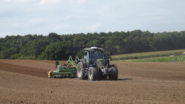 Tractor registrations rise for the tenth month in a row DSCF3120