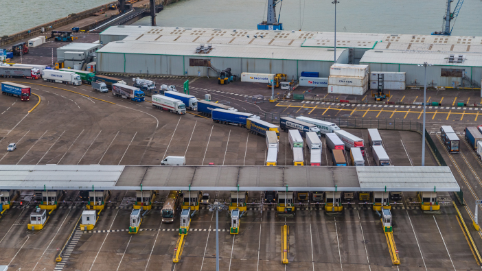 NFU responds to latest delay to post-Brexit import controls Dover,,England,,Uk,-,25/08/2015,Lorries,And,Cars,Queuing,To