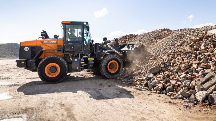 Latest Doosan wheeled loader completes DL-7 family DL200-7_pic3_red
