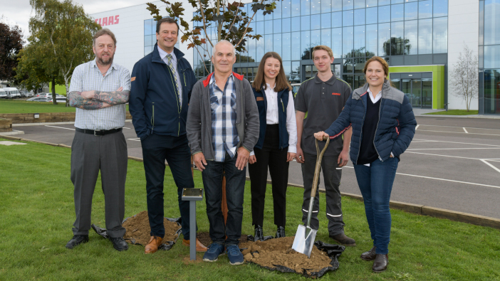 Claas adds to the Queen’s Green Canopy _VVN0454