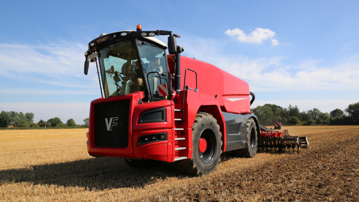 Vervaet Quad makes UK working debut quad-riley