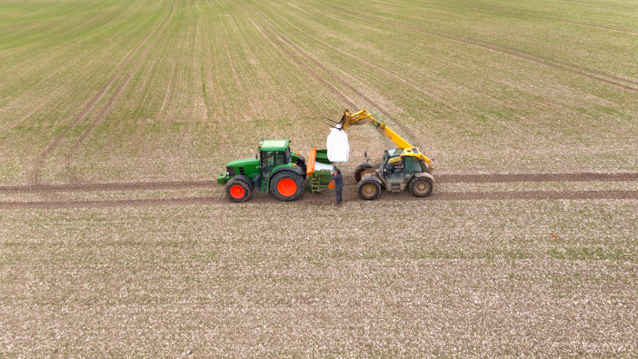 Hutchinsons advises on mitigating high fertiliser prices Aerial,View,Of,Loading,Fertilizer,Into,Spreader,On,Tractor