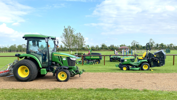 Karlswood Stables invests in John Deere horsepower Setting the John Deere machines at Karlswood Stables to work.