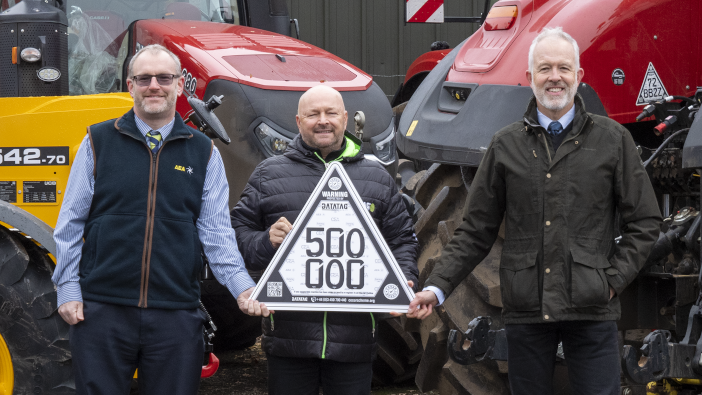 StephenHowarth_KevinHowells_DaveLuscombe_halfmillion_Cesar_1