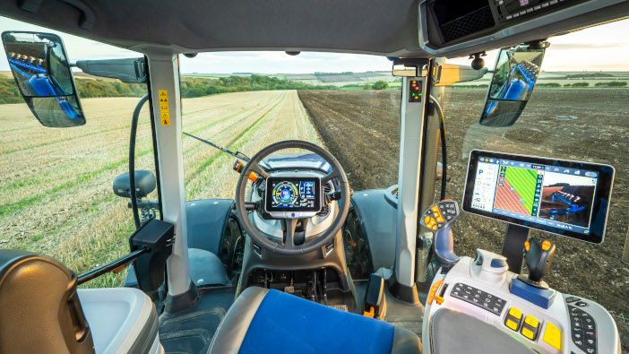 New Holland Horizon Ultra cab recognised in ASABI awards T7_315_BluePower_HD_Autocommand_StageV_21_G_133