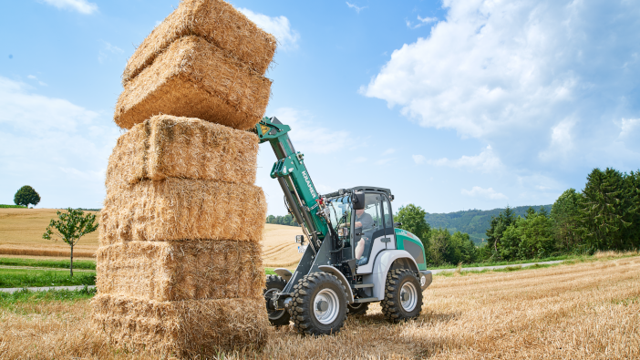 KA_image_KL25.5T_action_StrawStacking_p15