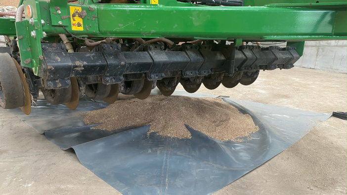 Spaldings - Agricontract SeedSock 02