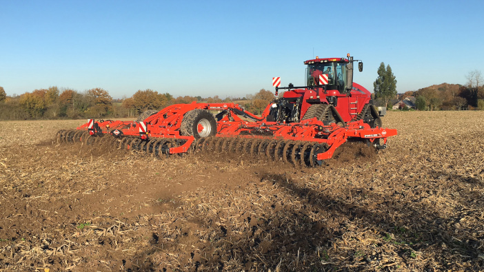 New 12m stubble cultivator from Kuhn OPTIMER XL 12000_Case IH @300