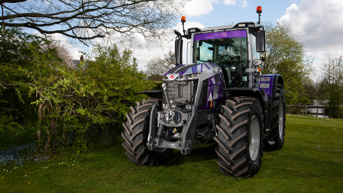 Platinium Jubilee tractor from Massey Ferguson marks double celebration Queens_Platinum_Jubilee_Tractor_08