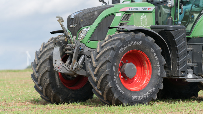 YOHT_AGRIFLEX 372 VF_2