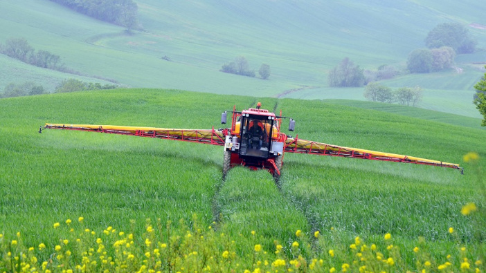 BKT offers tyres for spraying and weeding BKT_SPRAYER_APPLICATION_3