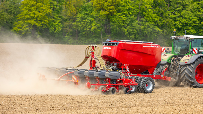 Horsch launch a new generation of seed wagon combination
