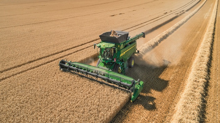 New John Deere T5 and T6 walker combines in eight models