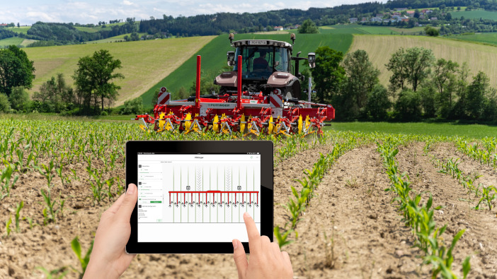 Pöttinger adds new digital solution for mechanical weeding adjustment