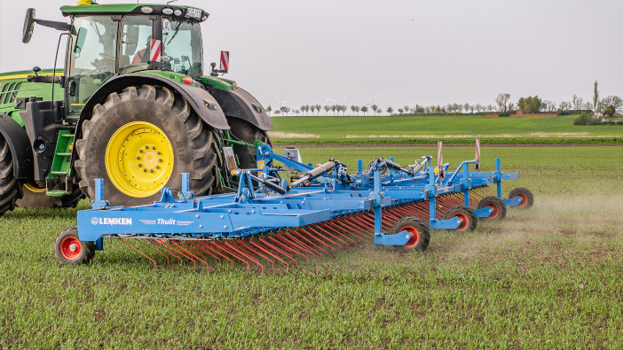 Lemken extends Thulit weeder range