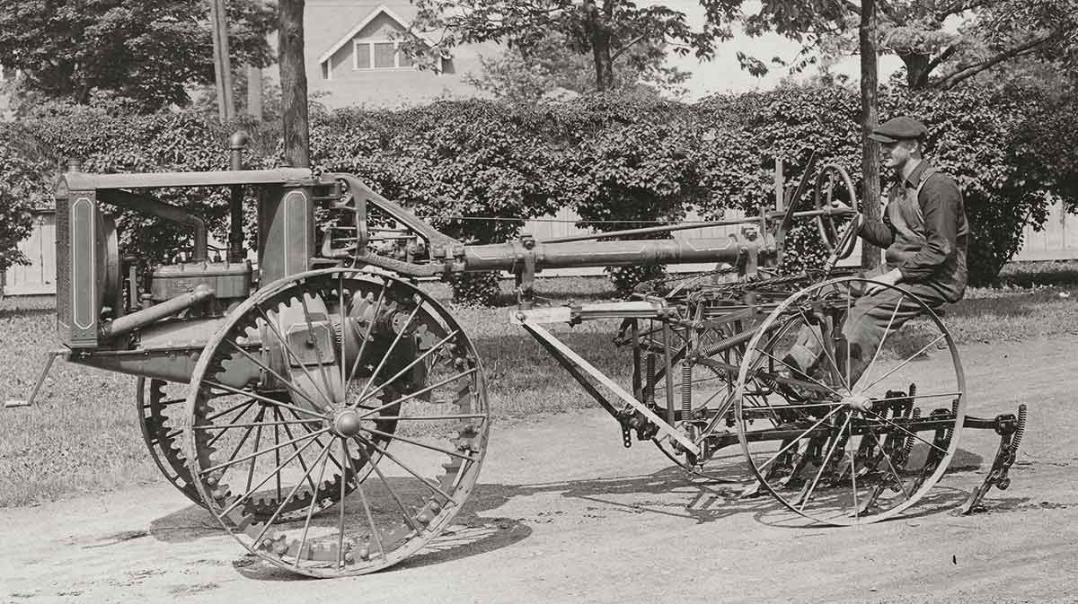 Allis-Chalmers 6-12 Motor Plough