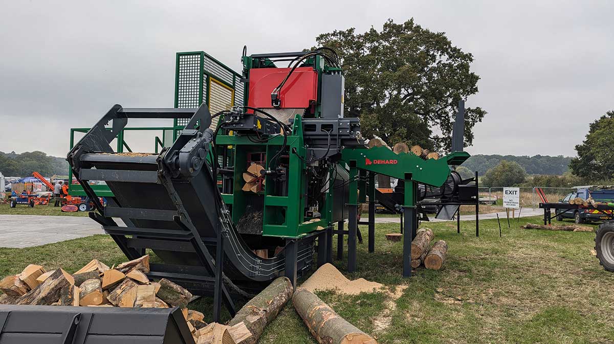 Dehard fully automated firewood processor