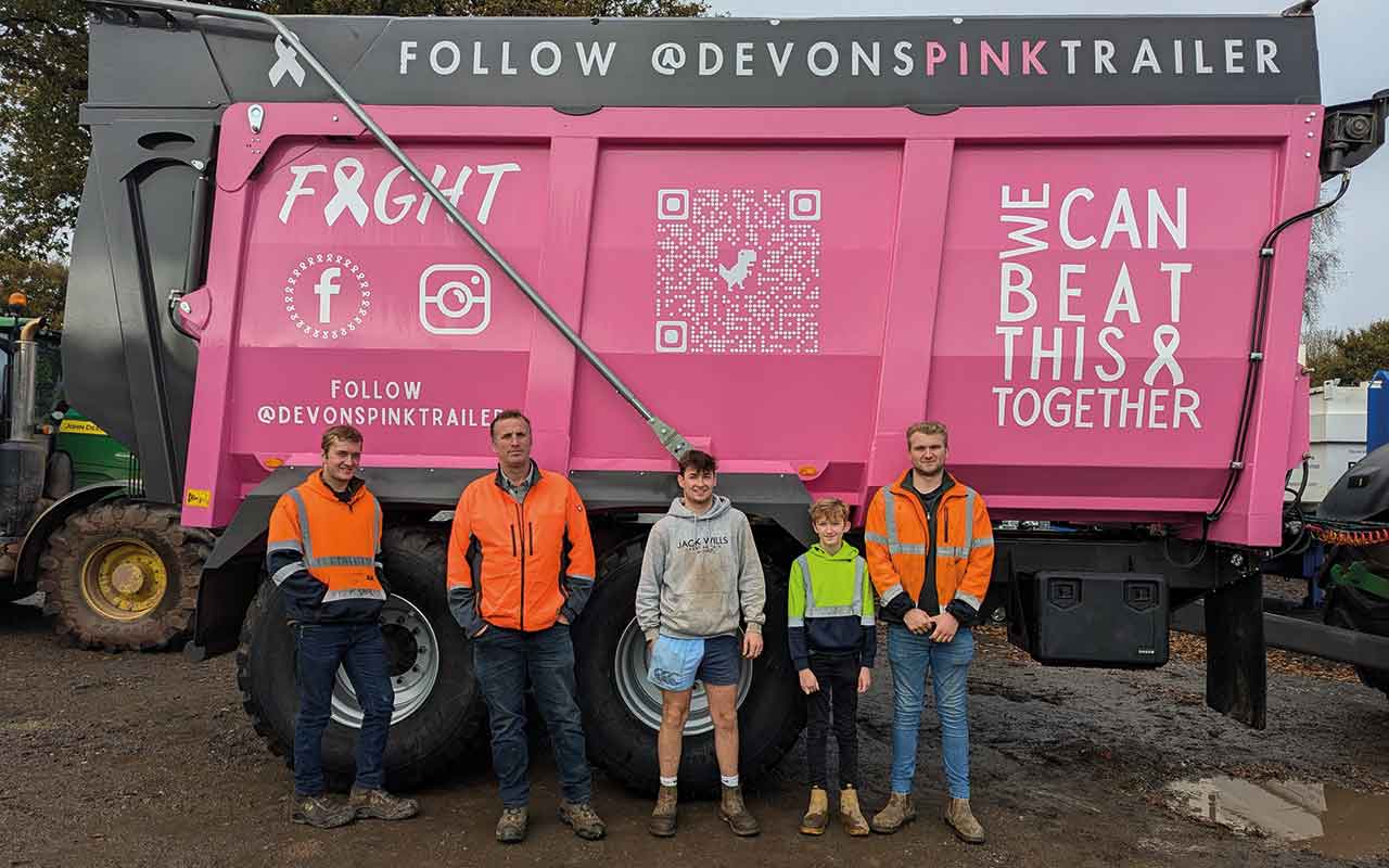 BG Pearce team photo with pink trailer