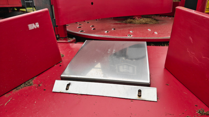 Automation system boosts small bale consistency