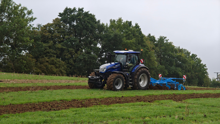 New Holland updates T7 range, with flagship TotY nominee