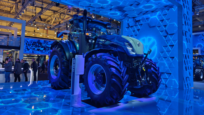 New Holland re-enters high-horsepower market with T7 XD