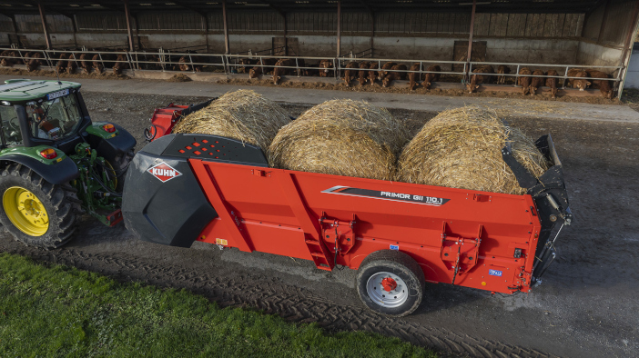 Kuhn adds compact Primor bedding and feeding unit