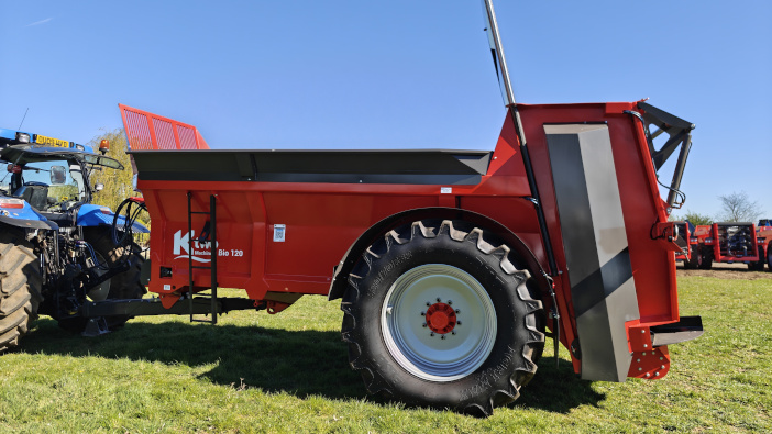 Compact spinning disc spreader offers benefits on hills